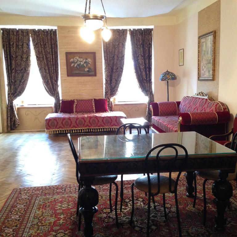 إلفيف Magnificent Apartment On Halitska المظهر الخارجي الصورة